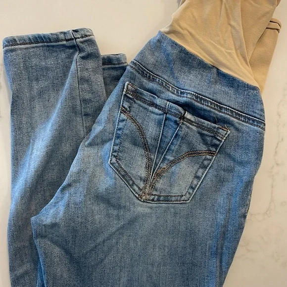 Maternity Jeans Distressed Size Small from Indigo Blue - Picture 2 of 4